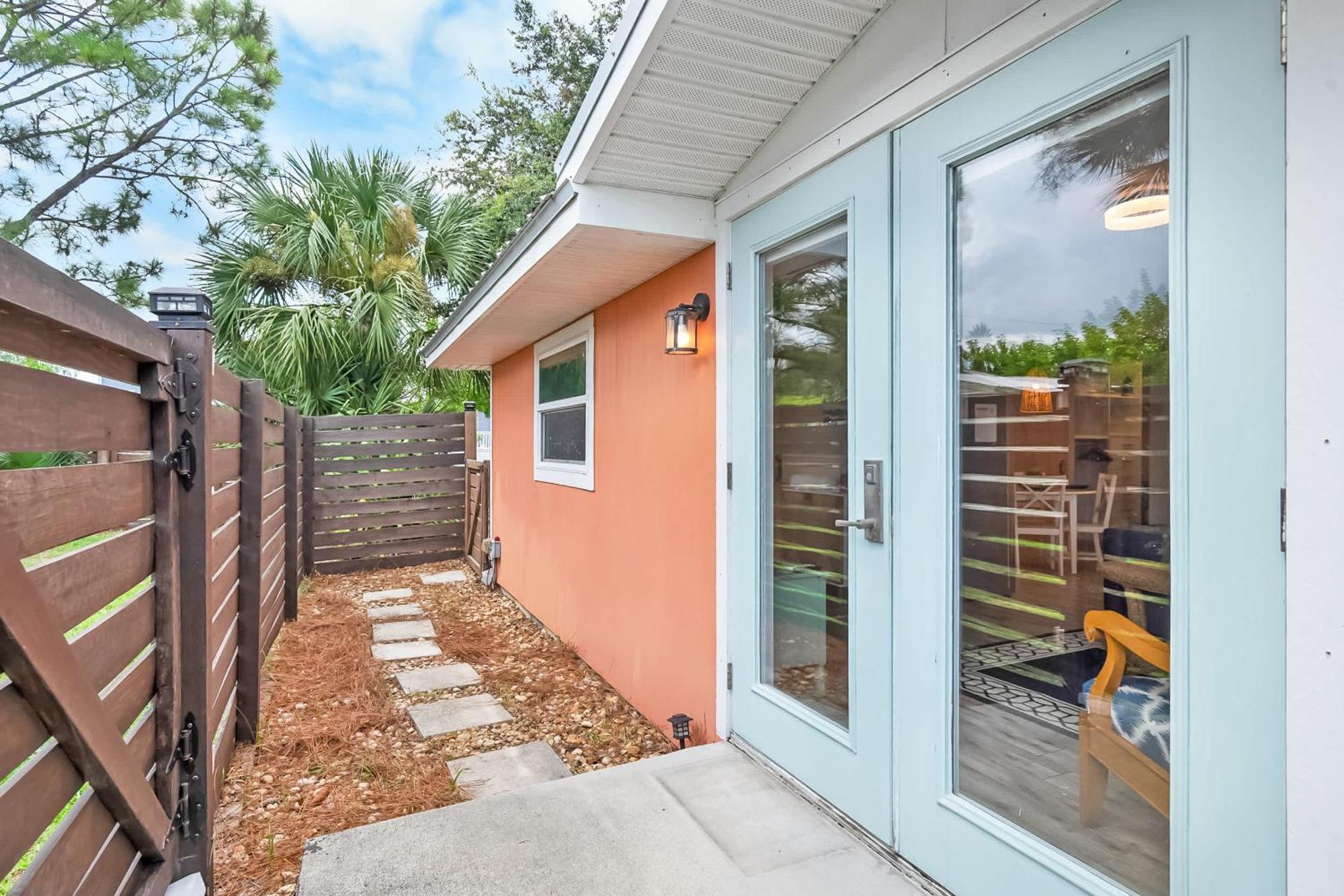Coral Cottage, Stylish Studio Suite On Canal, Walkable To Beach, Private Parking Saint Augustine Eksteriør billede
